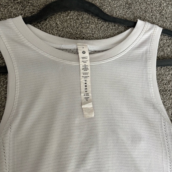 Lululemon Cropped Tank - Picture 4 of 5